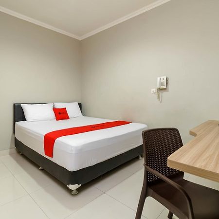 Reddoorz @ Mangga Besar 2 Hotel Джакарта Екстериор снимка