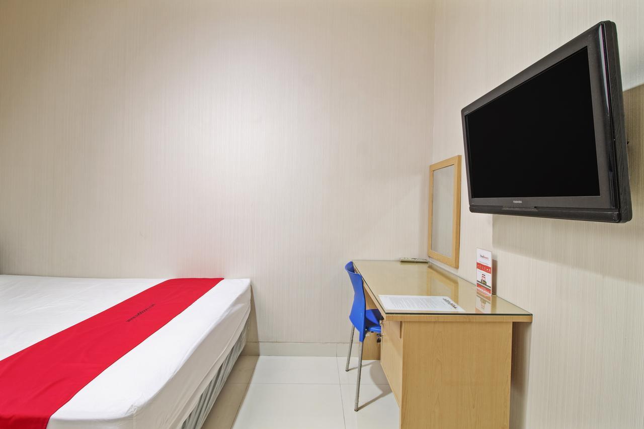Reddoorz @ Mangga Besar 2 Hotel Джакарта Екстериор снимка