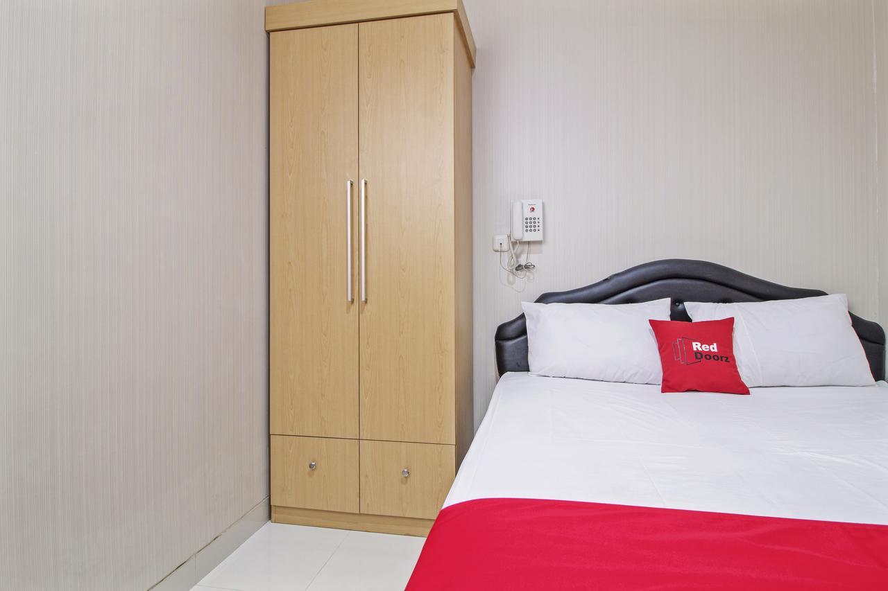Reddoorz @ Mangga Besar 2 Hotel Джакарта Екстериор снимка