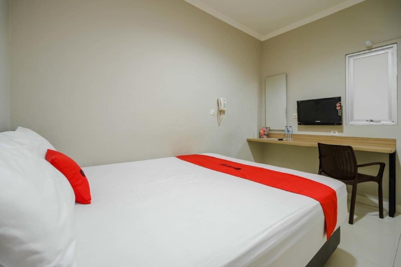 Reddoorz @ Mangga Besar 2 Hotel Джакарта Екстериор снимка